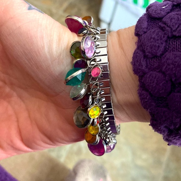 Coloured gem stretchable bracelet - Picture 3 of 3